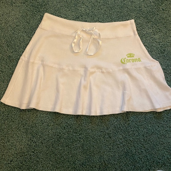 Corona Skirt - New - Adorable! - Picture 2 of 3